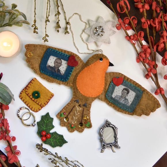 Ray the Robin Photo Holder PDF - Felt Bird Sewing Pattern - The Wishing Shed®️
