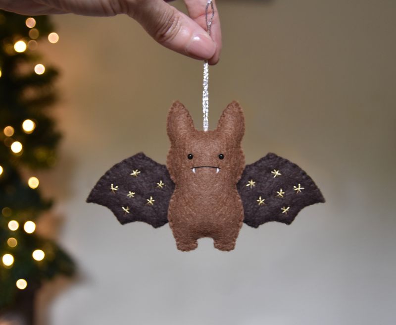 Star Bat Felt Sewing Pattern - Halloween Ornament Tutorial 