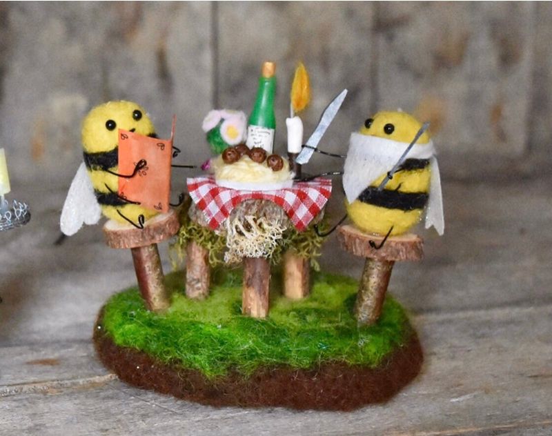 Ready Made Felted Busy Bee Ornament - Dinner For Two - Cafe - Dollhouse Miniature