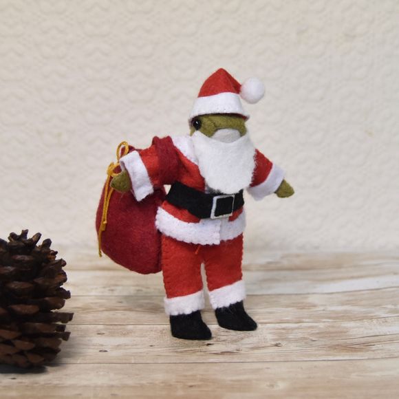 Miniature Santa Outfit For Frog Doll - Sewing Pattern - Tutorial 