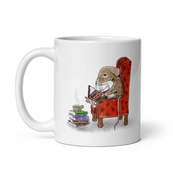 Mouse Reads His Favourite Book (Romeo &amp; Juliet) - Ceramic Mug - Robin&#x27;s Gift
