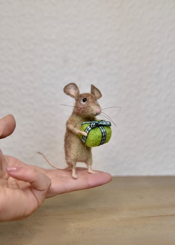 One of a kind needle felted mouse - dolls house figure 