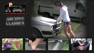 Twitchy Blonde floods the VW Golf