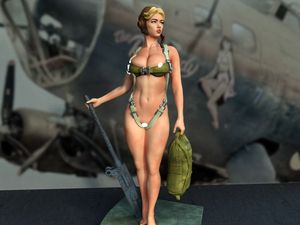 Pin-Up WW2 Paratrooper