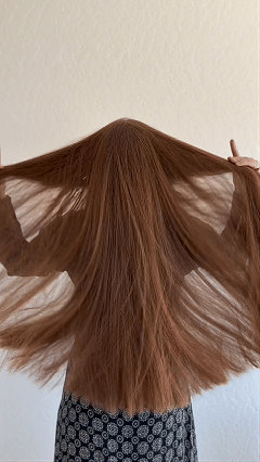 Undine Straight Hair Debut