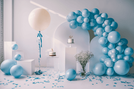 blue balloons background