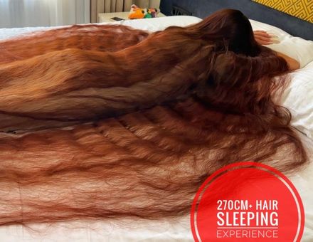 WHAT IS HIDDEN BENEATH THE SHEETS 🖤 RAPUNZEL'S 270CM+ HAIR SLEEPING EXPERIENCE