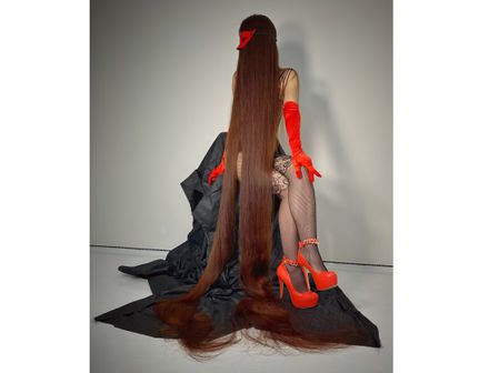 🖤MASKED RAPUNZEL IN RED🖤 – PART 2 | 34 Exclusive Photos of 270 cm Floor-Length Hair