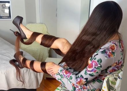 On demand Custom video:🖤Rapunzel in High Heels — Ultra Long Hair Bedroom Show (270+ cm Hair)🖤