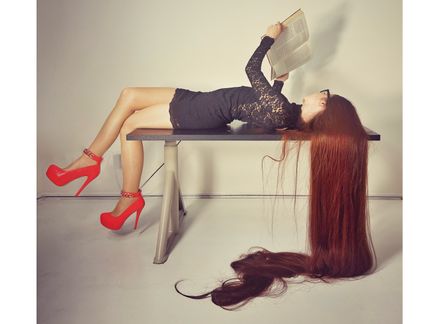 Ultra-long hair fantasies (30 Photos)