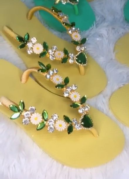HAVAIANAS PERSONALIZADA FLORES AMARELA
