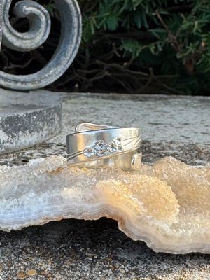 Gentle Rose Spoon Ring – Size 8.5 Silver-Plated Wrap (Vintage Oneida)