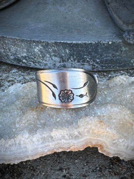 Minimal Floral Spoon Ring – Size 11 Stainless Steel (Vintage)
