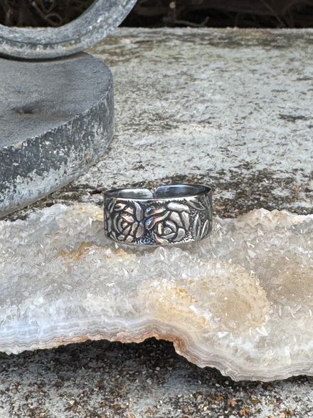 Floral Spoon Ring – Size 9 Stainless Steel (Vintage Band)