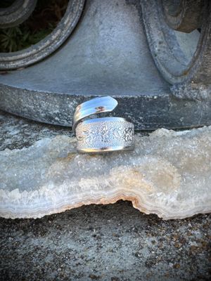 Spring Ballad Floral Wrap Spoon Ring – Size 6.5 Stainless Steel (Vintage 1971)