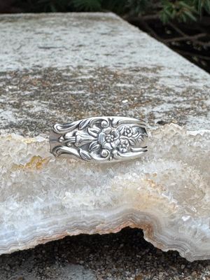 Victorian Rose Spoon Ring – Size 9 Silver-Plated (Wm. Rogers, 1954)
