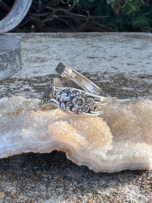 Floral Wrap Spoon Ring – Size 11 Silverplate (Vintage 1954)