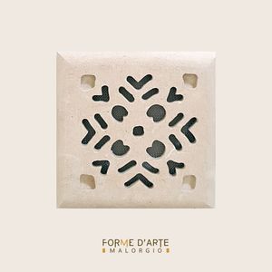 Griglia presa d’aria in Pietra Leccese Artigianale - Modello Arabesco Quadrato - CODICE PDAQPL007