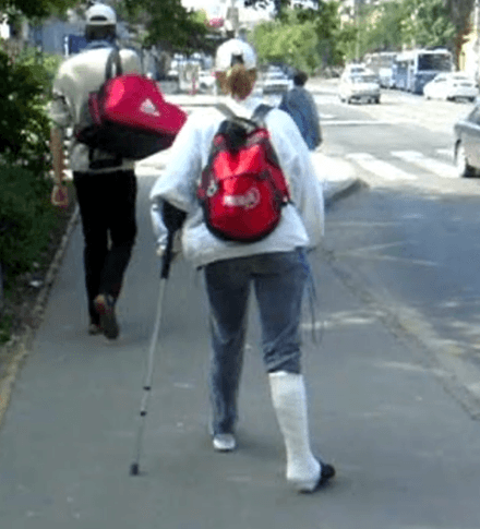VIDEO-SLWC handballplayer