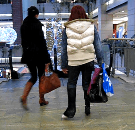 VIDEO-SLWC winter gimping in the mall