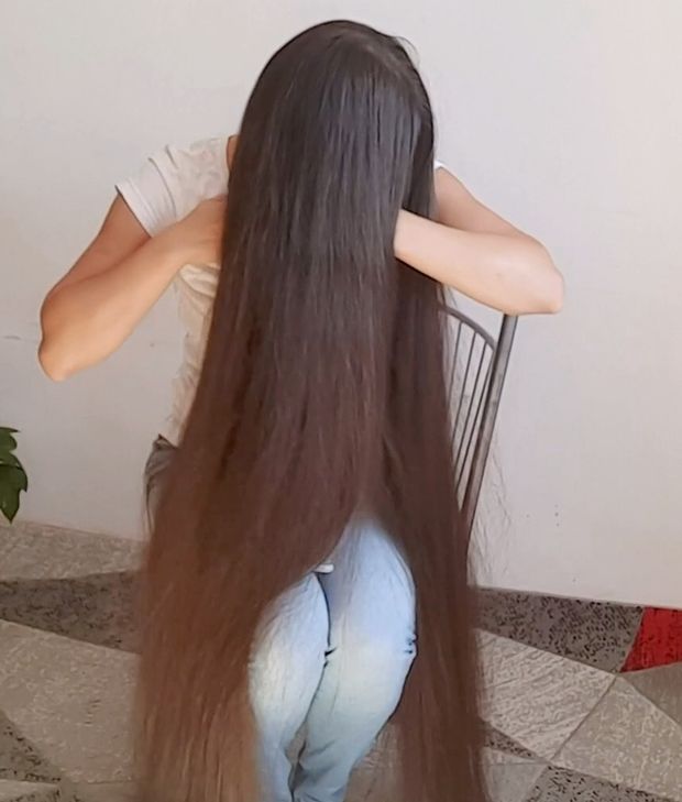 VIDEO - Parting, brushing and hairstyles