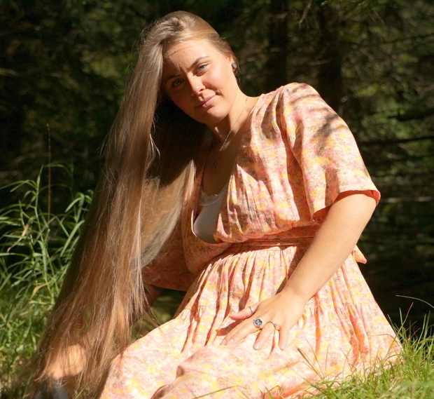 VIDEO - Magical hair brushing