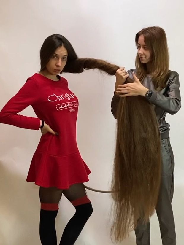 VIDEO - Floor length hair creativity