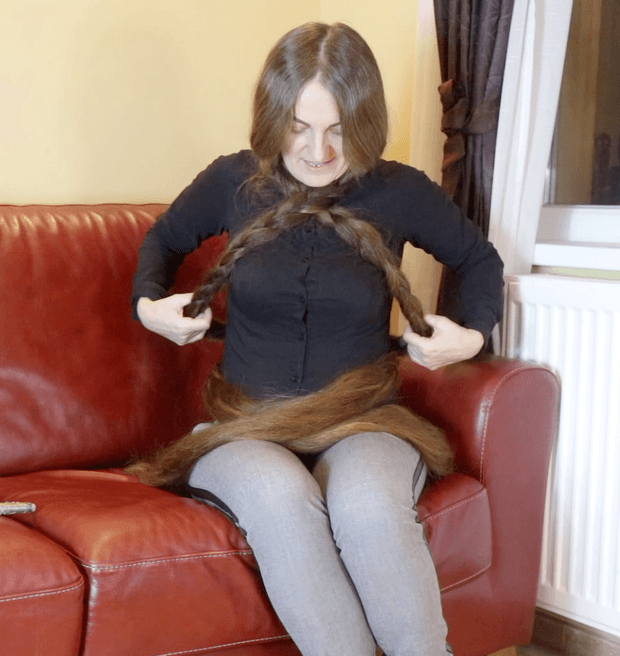 VIDEO - The longest braids you&#x27;ve ever seen