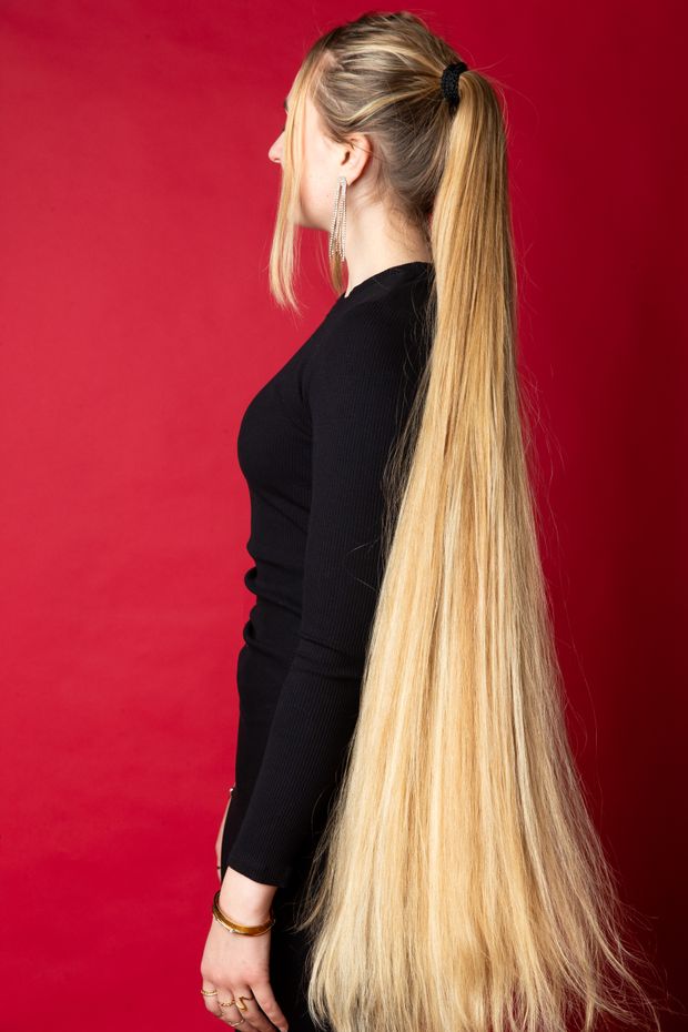 PHOTO SET - One big ponytail photoshoot