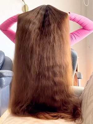 VIDEO - This is very much hair! (part 1)