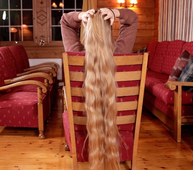 VIDEO - Perfect wavy ponytail sliding