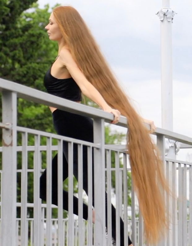 VIDEO - Perfect outdoor hair display