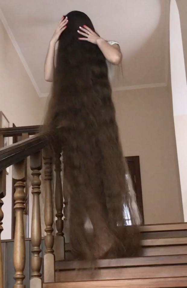 VIDEO - Hair stair