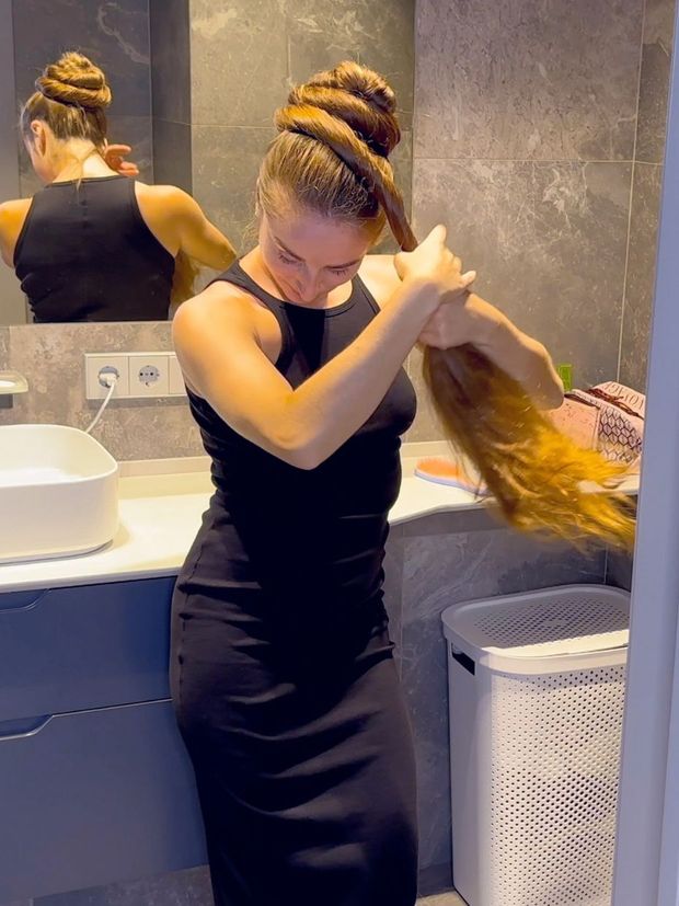 VIDEO - Enormous hair deluxe