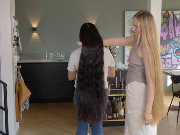 VIDEO - Two very impressive manes