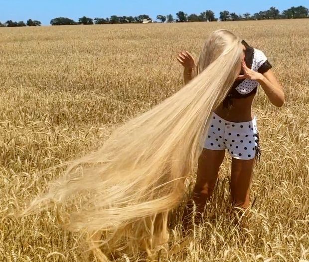VIDEO - Fields of hair