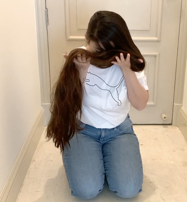 VIDEO - Neha&#x27;s long hair smelling and covering