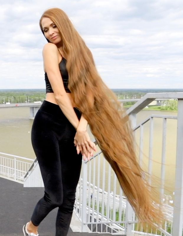 VIDEO - Perfect outdoor hair display