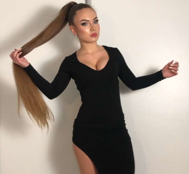 VIDEO - Super elegant ponytail display