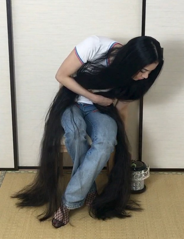 VIDEO - Rin&#x27;s massive black mane