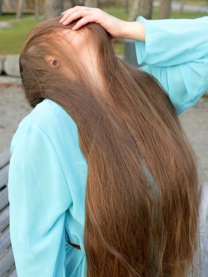 VIDEO - Natalie in the park