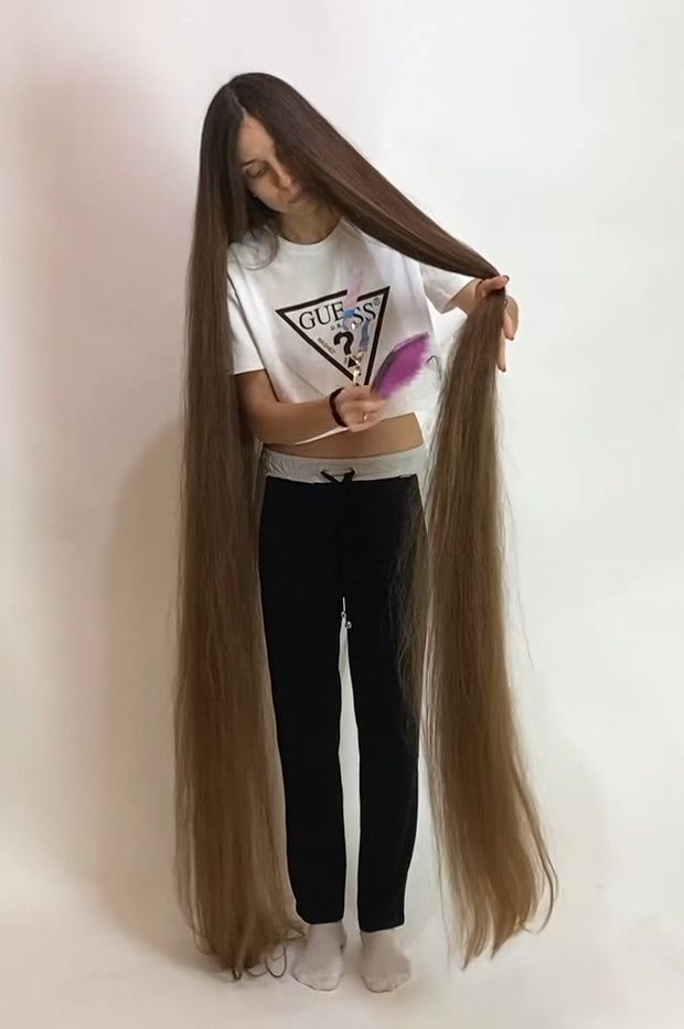 VIDEO - The DEFINITION of perfect long hair