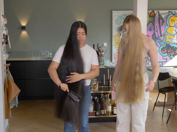 VIDEO - Two very impressive manes
