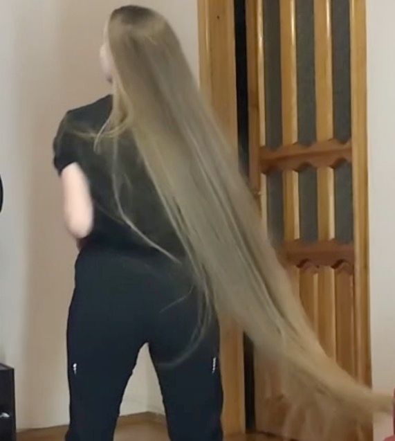VIDEO - Rapunzel hair dancing and fun