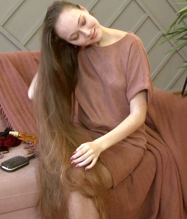 VIDEO - A beautiful, voluminous mane with a wonderful scent
