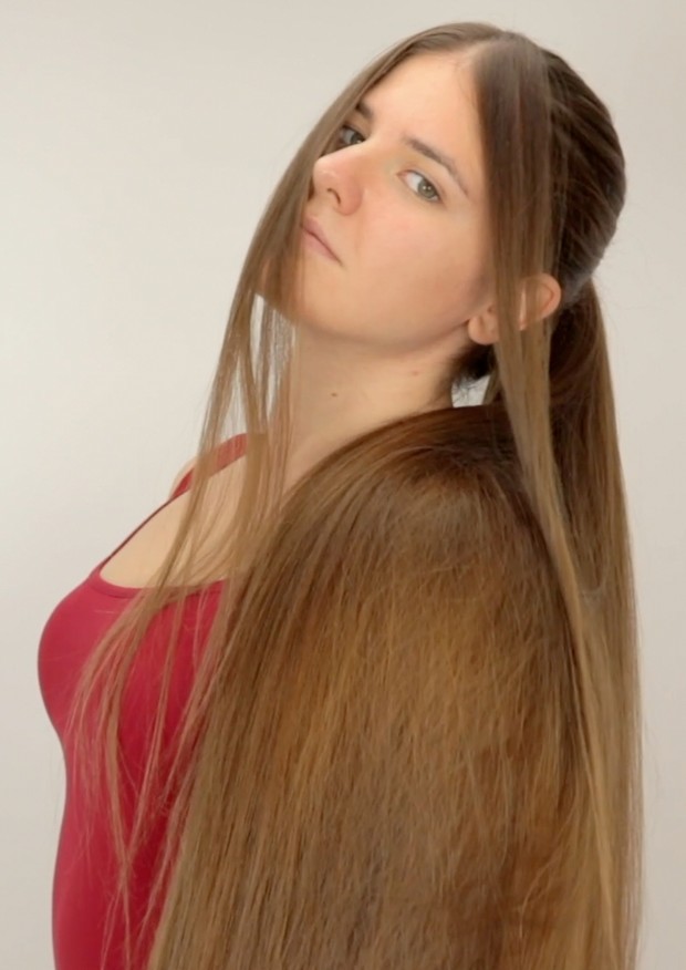 VIDEO - Massive ponytail and thick pigtails