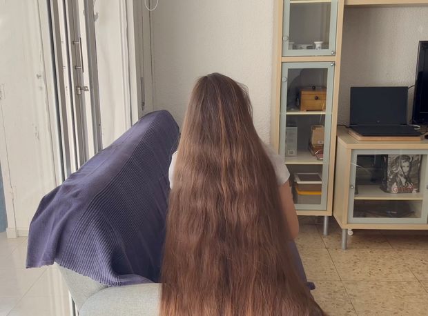 VIDEO - Thick and elegant hair bun display