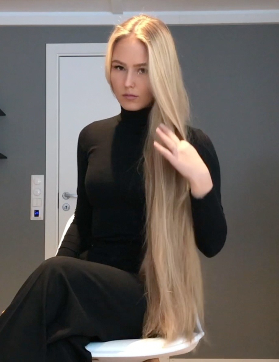 VIDEO Beautiful Christine