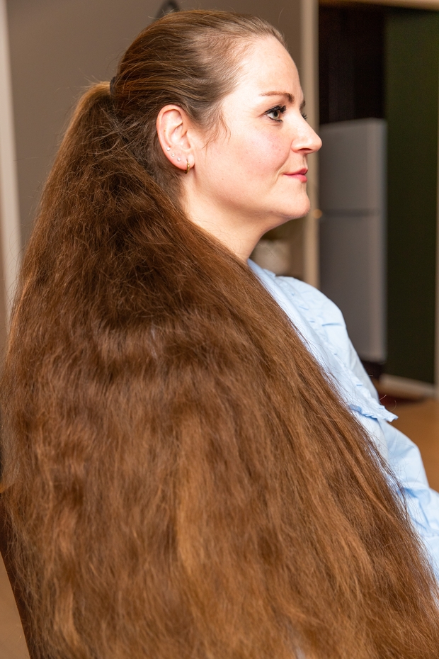 PHOTO SET - Still got that massive hair photoshoot