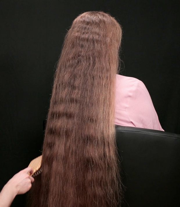 VIDEO - The hair brushing assistant